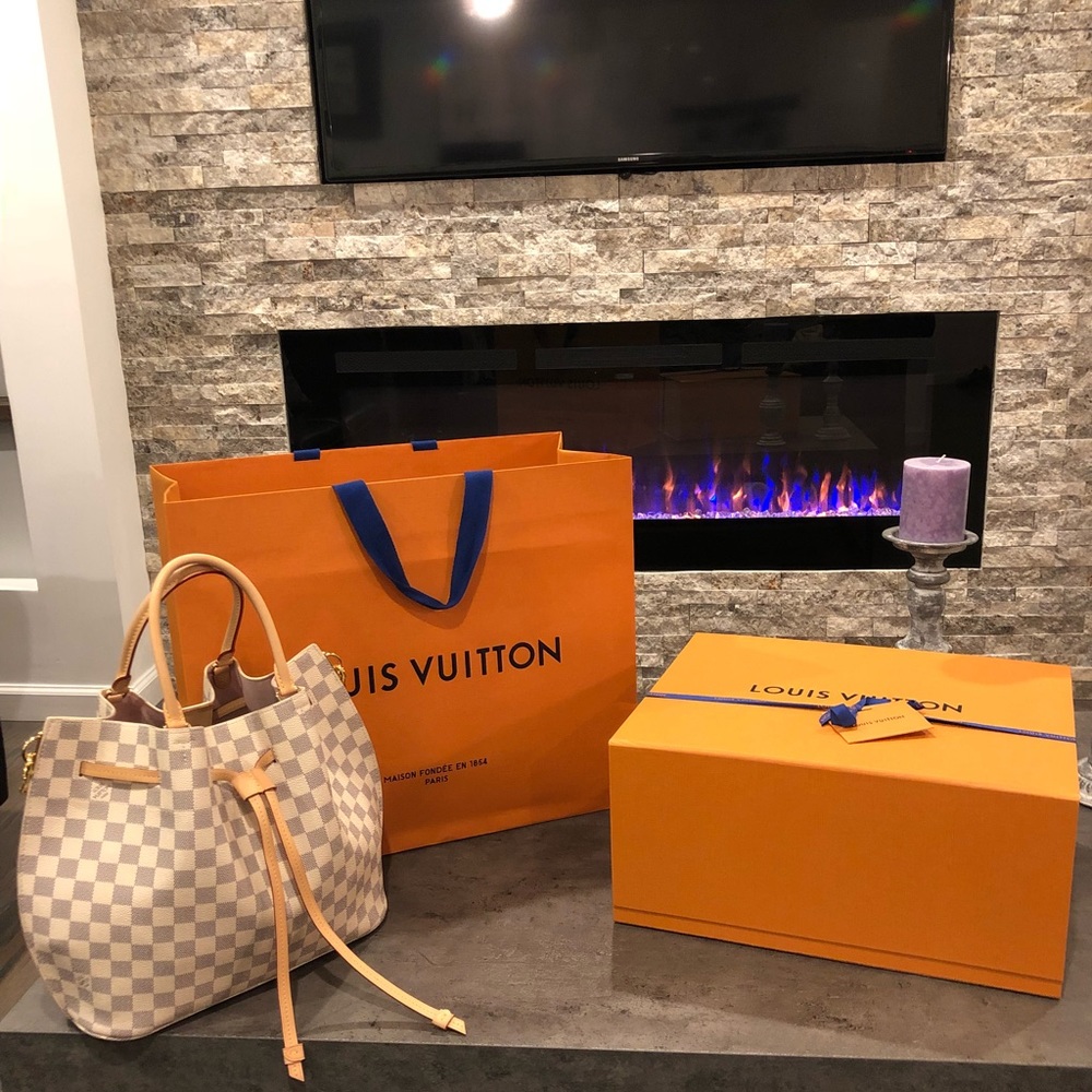Louis Vuitton ✨SHOPPING BAG & BOX✨